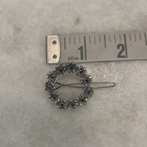 Hair Barette - Picture 3 of 3